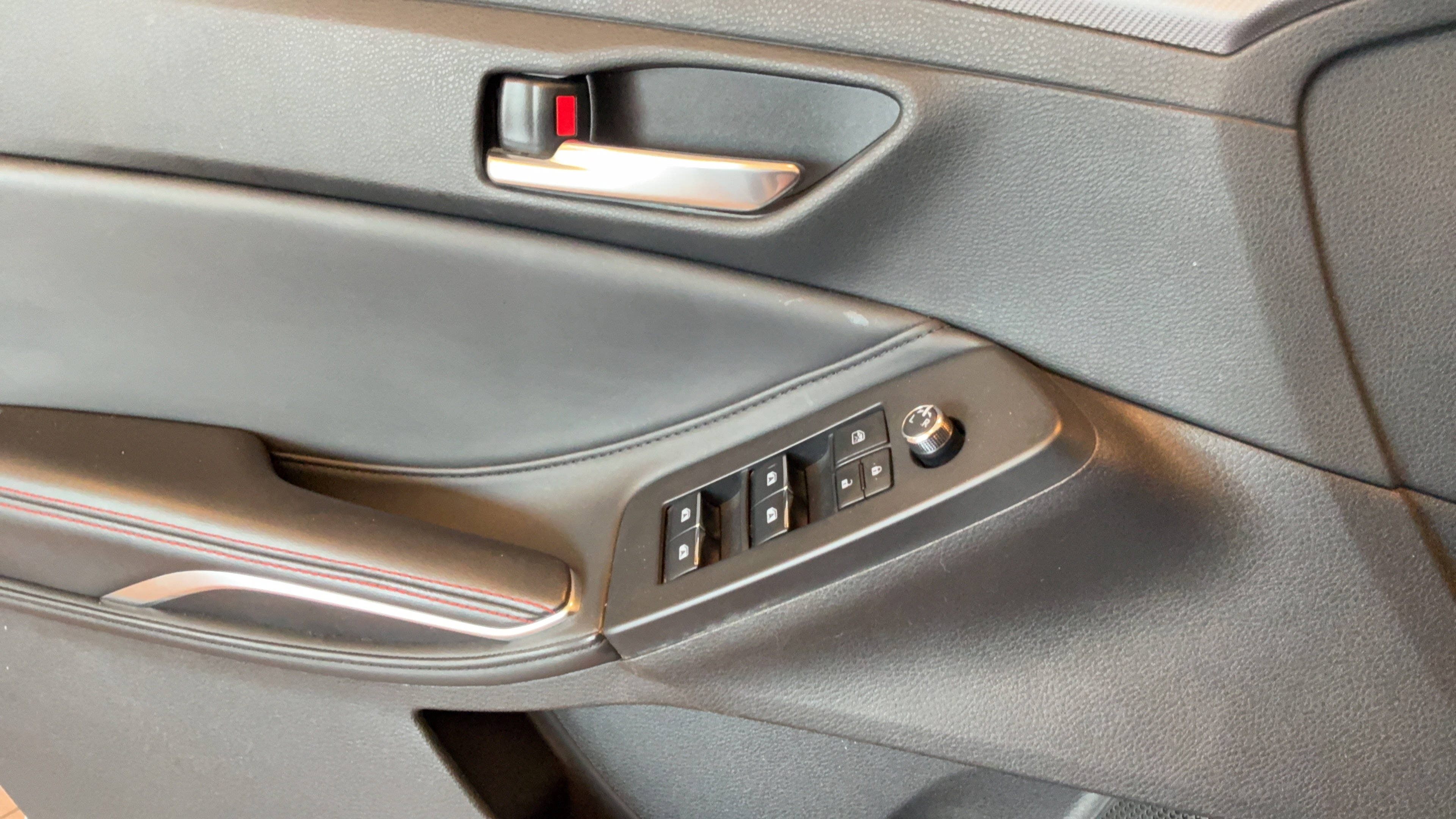 Used 2020 Toyota Avalon TRD FWD image 30
