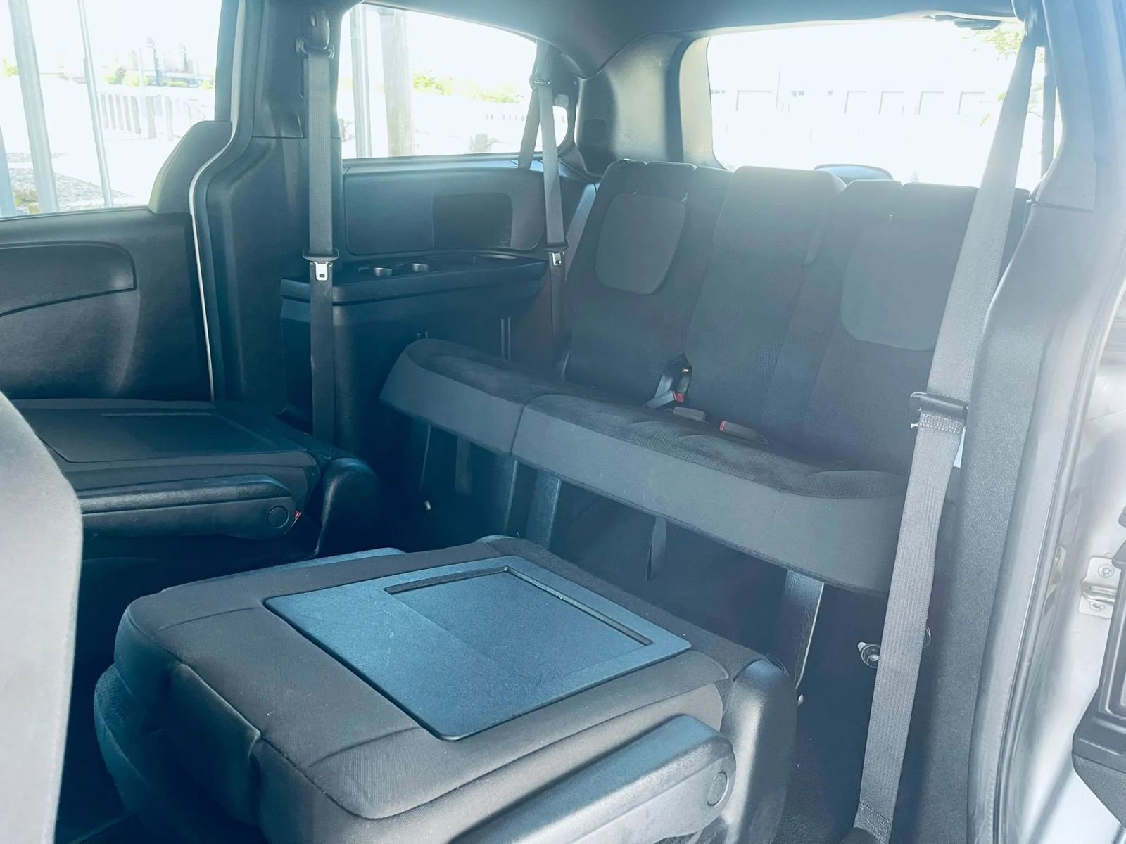 Used 2018 Dodge Grand Caravan SE FWD image 25