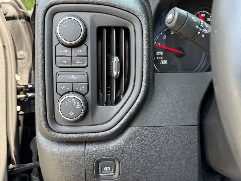 Used 2026 Chevrolet Silverado 1500 Custom AWD/4WD image 24