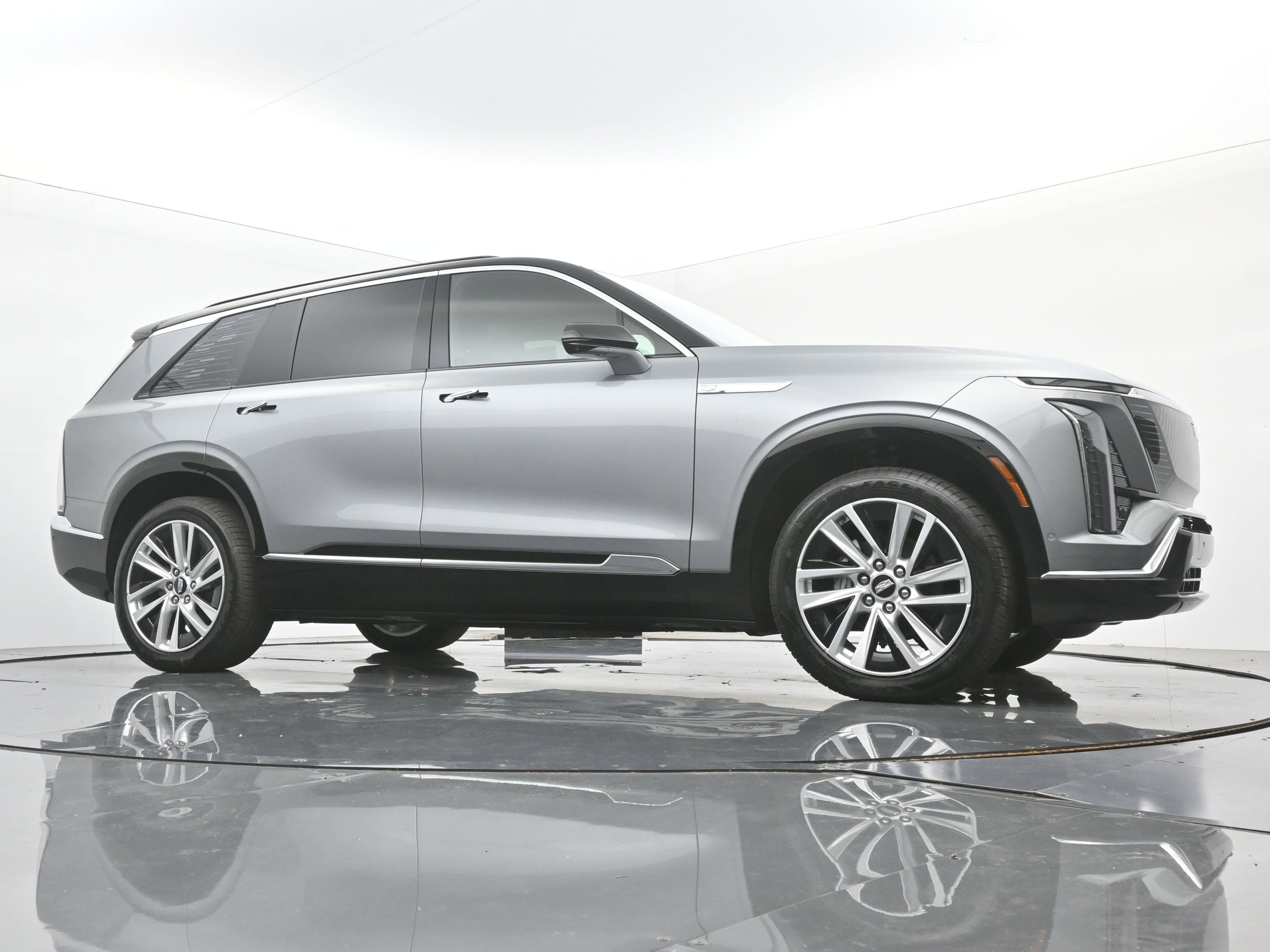 New 2026 Cadillac Vistiq Luxury w/ LPO, Floor Liner Package image 21