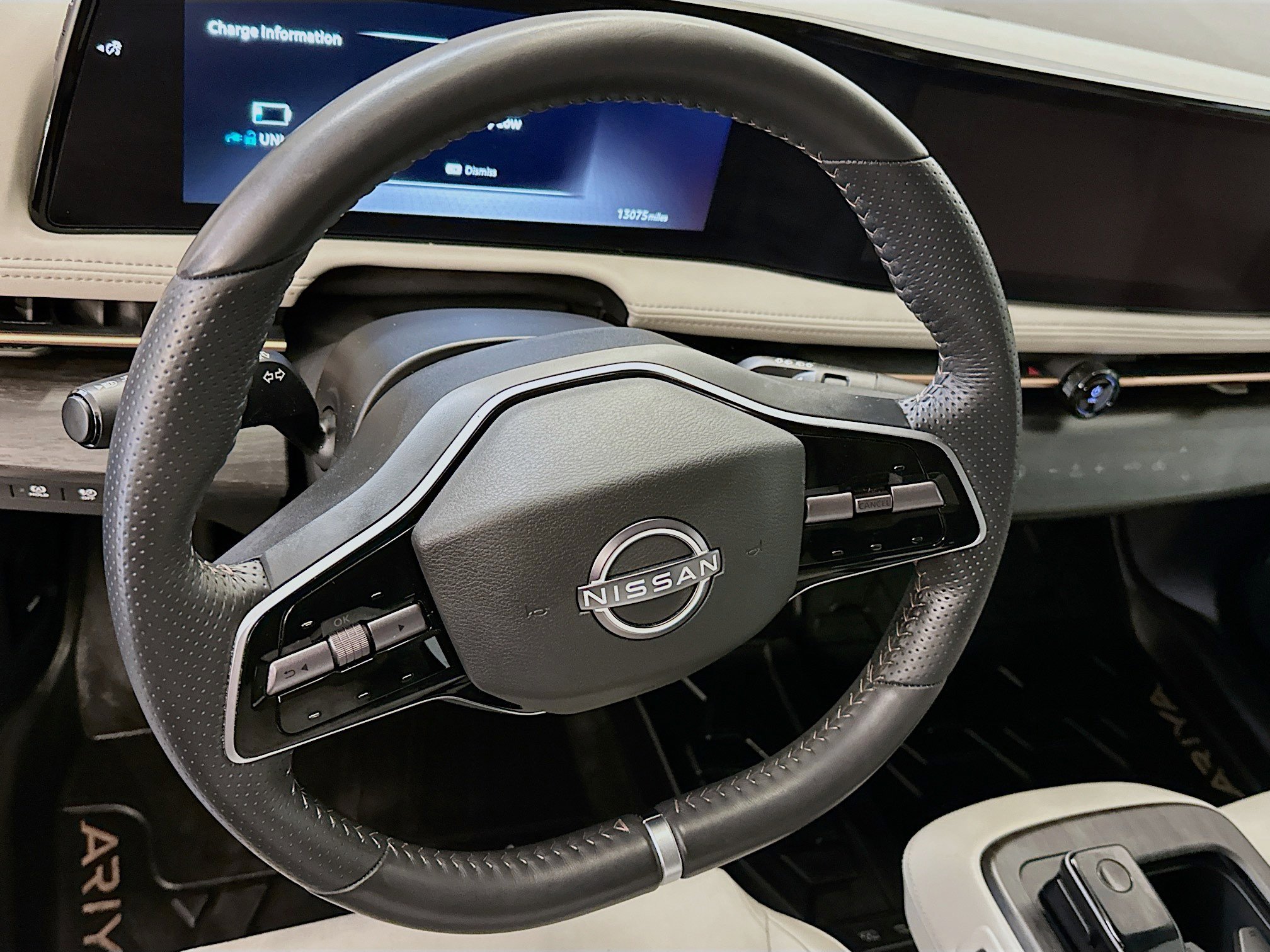 Used 2023 Nissan Ariya AWD image 18