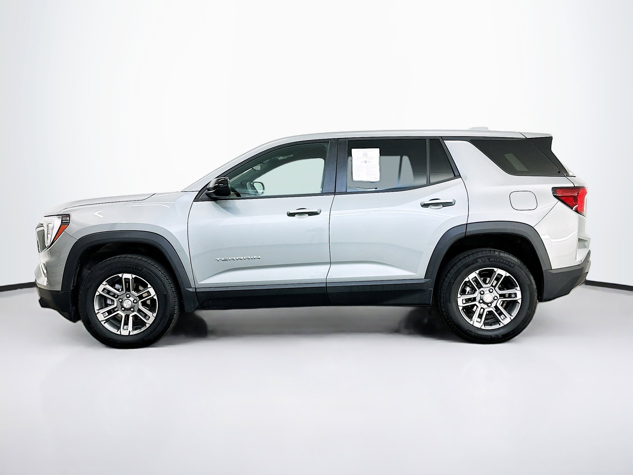 Used 2025 GMC Terrain Elevation image 4