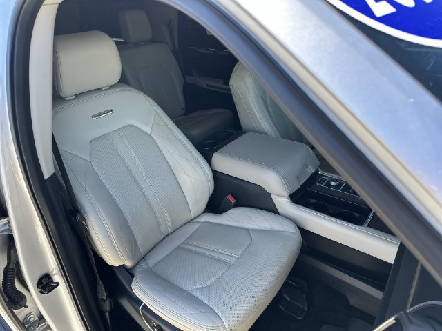 Used 2018 Ford Expedition Max Platinum AWD/4WD image 27