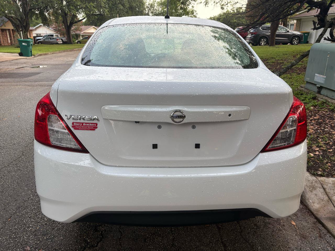 Used 2019 Nissan Versa S FWD image 2