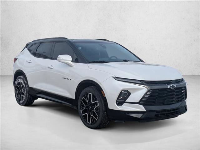 Used 2023 Chevrolet Blazer RS w/ Enhanced Convenience Package image 3