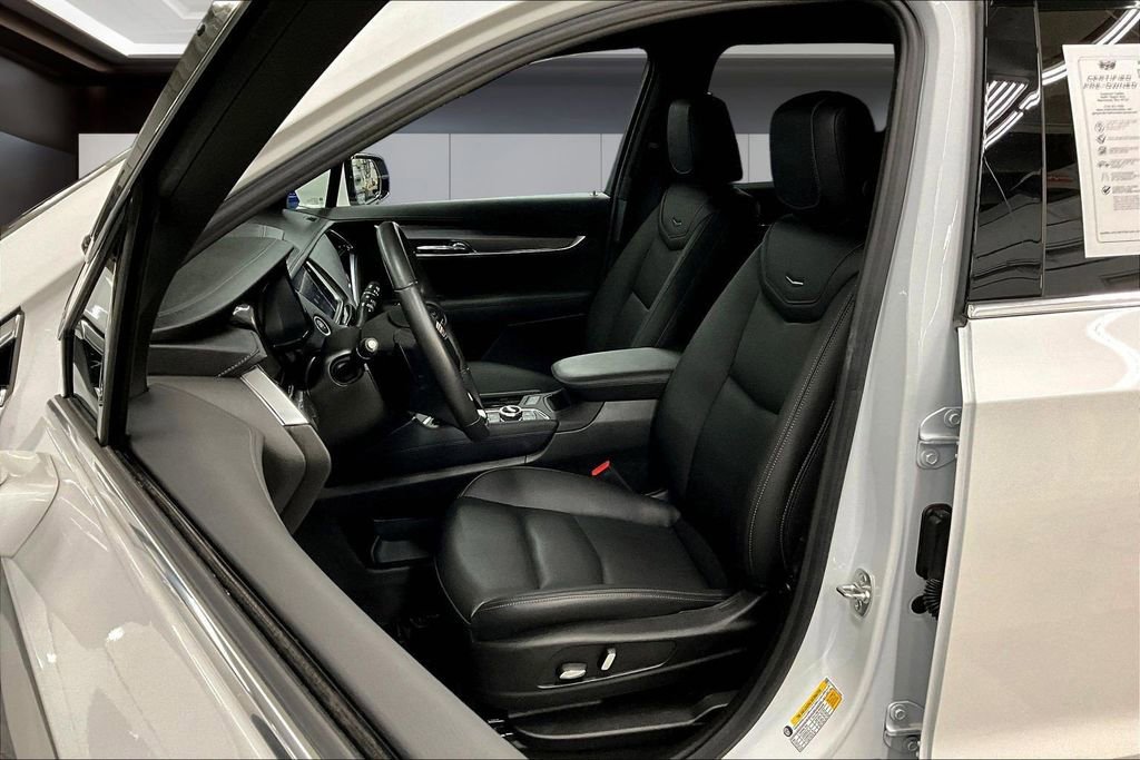 Certified 2025 Cadillac XT6 Luxury AWD/4WD image 21