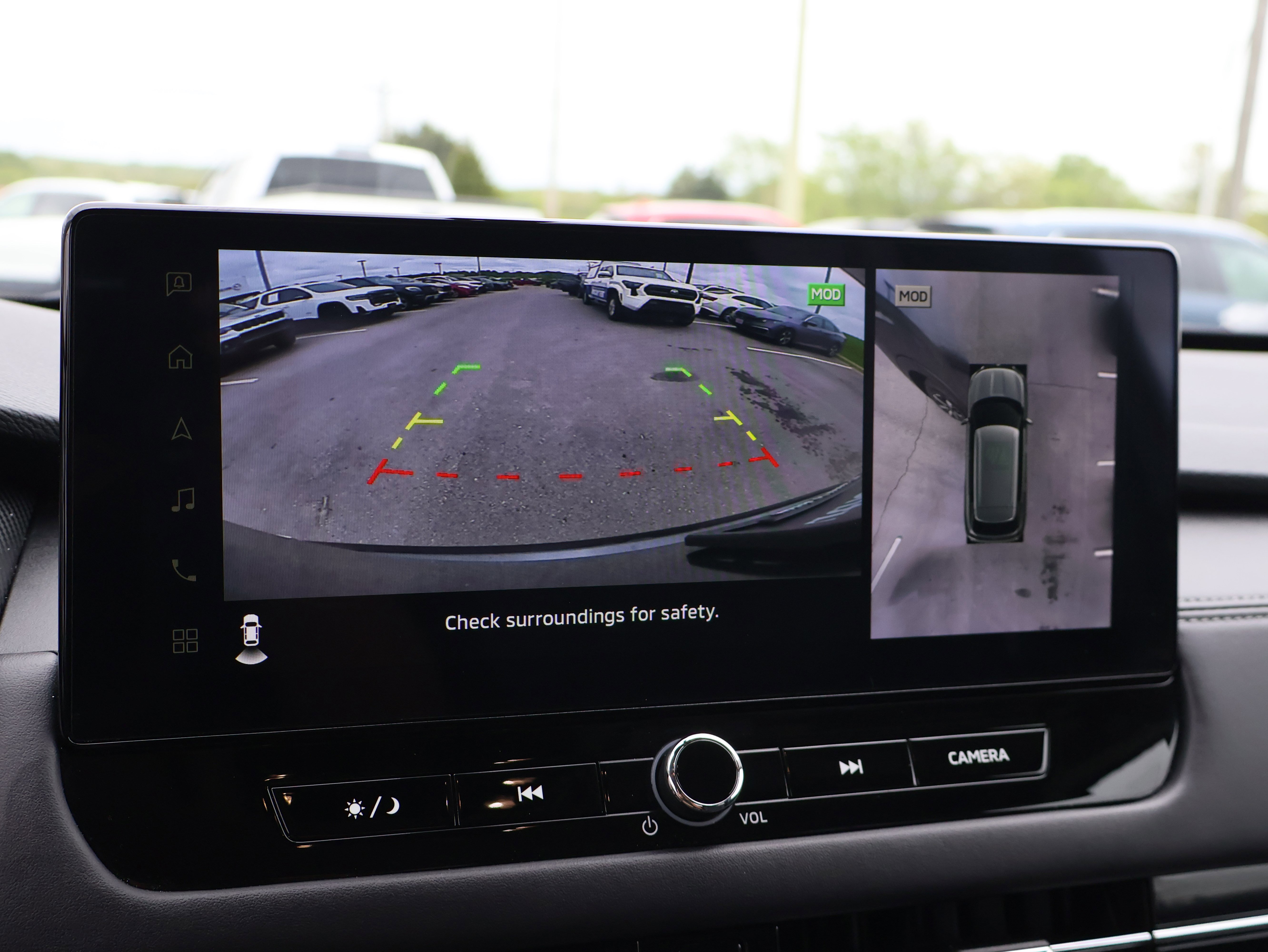 Used 2025 Mitsubishi Outlander SE image 26