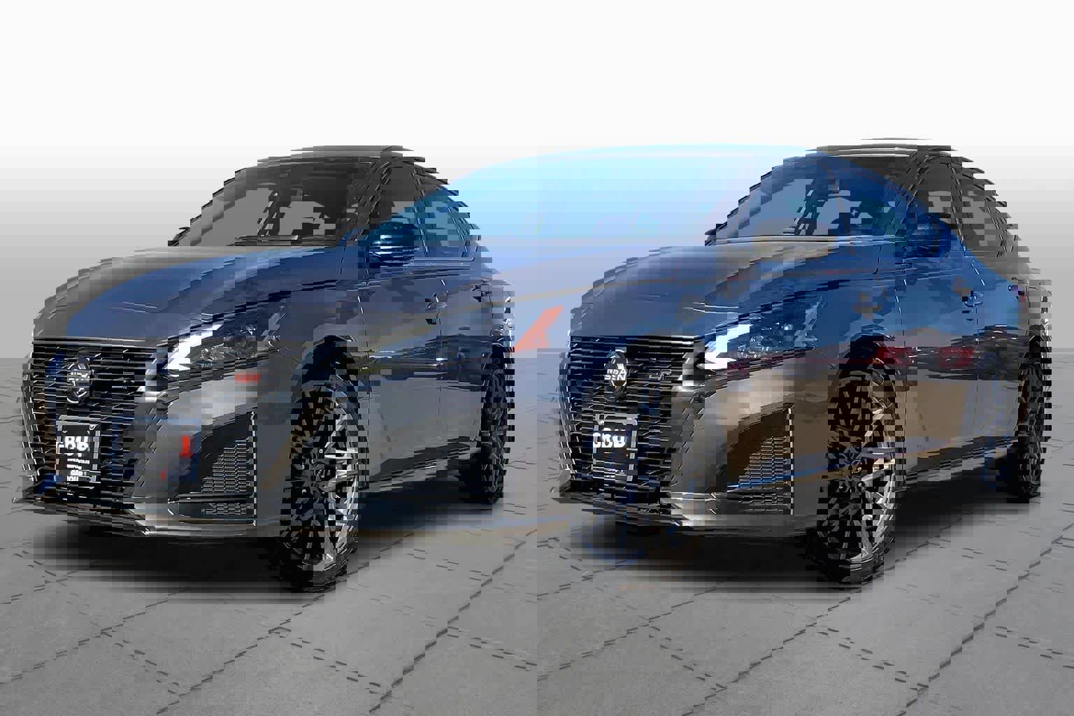 Used 2023 Nissan Altima 2.0 SR image 2