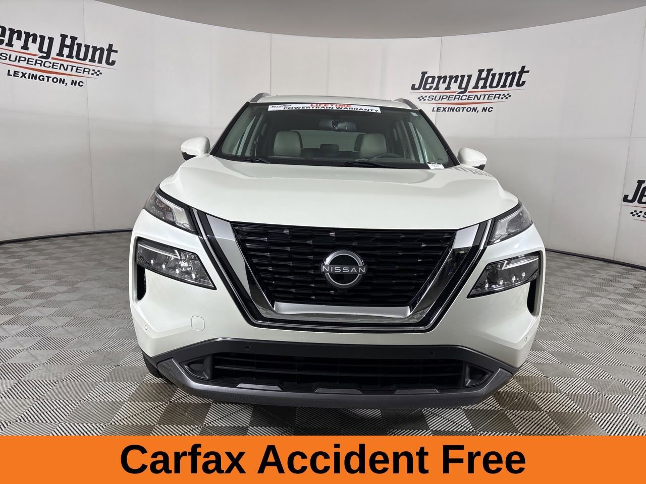 Used 2023 Nissan Rogue SL w/ SL Premium Package image 3