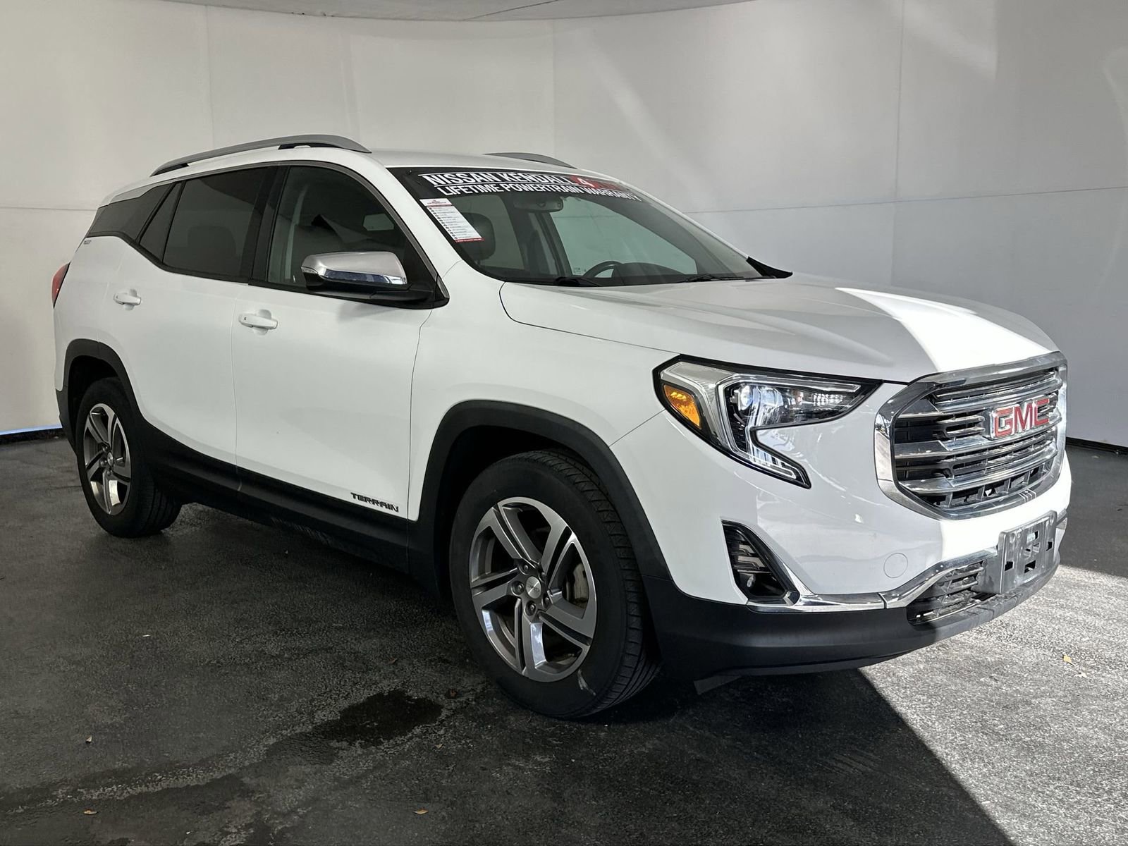 Used 2018 GMC Terrain SLT w/ Preferred Package FWD image 2