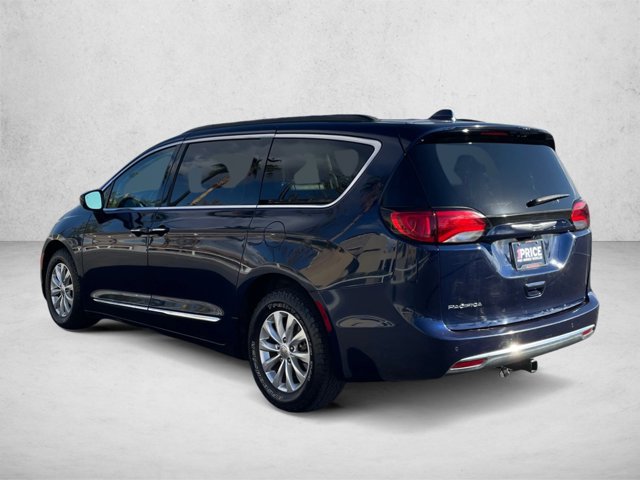 Used 2017 Chrysler Pacifica Touring-L FWD image 8
