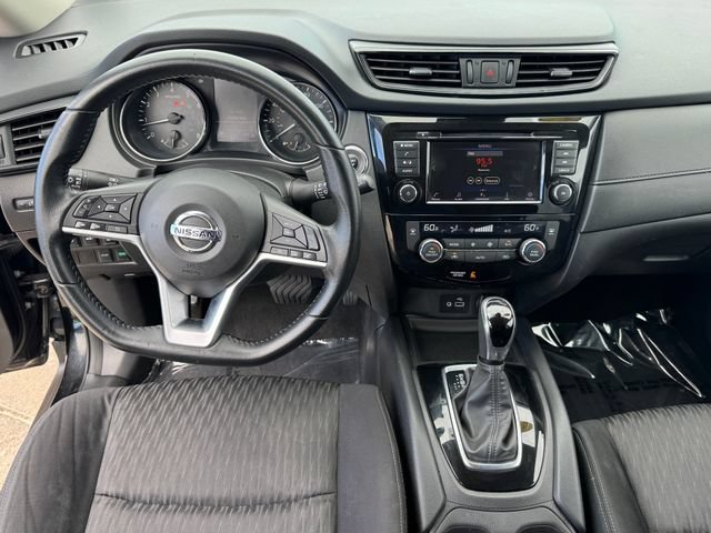 Used 2020 Nissan Rogue SV FWD image 17