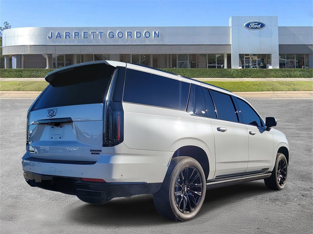 Used 2025 Cadillac Escalade ESV Sport Platinum image 4