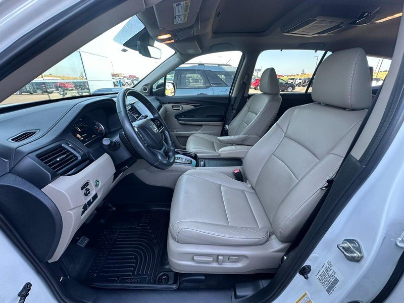 Used 2021 Honda Pilot Touring image 7