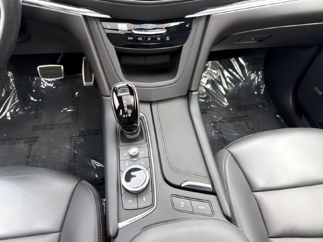 Used 2022 Cadillac XT5 Sportv w/ LPO, ONYX Package AWD/4WD image 30