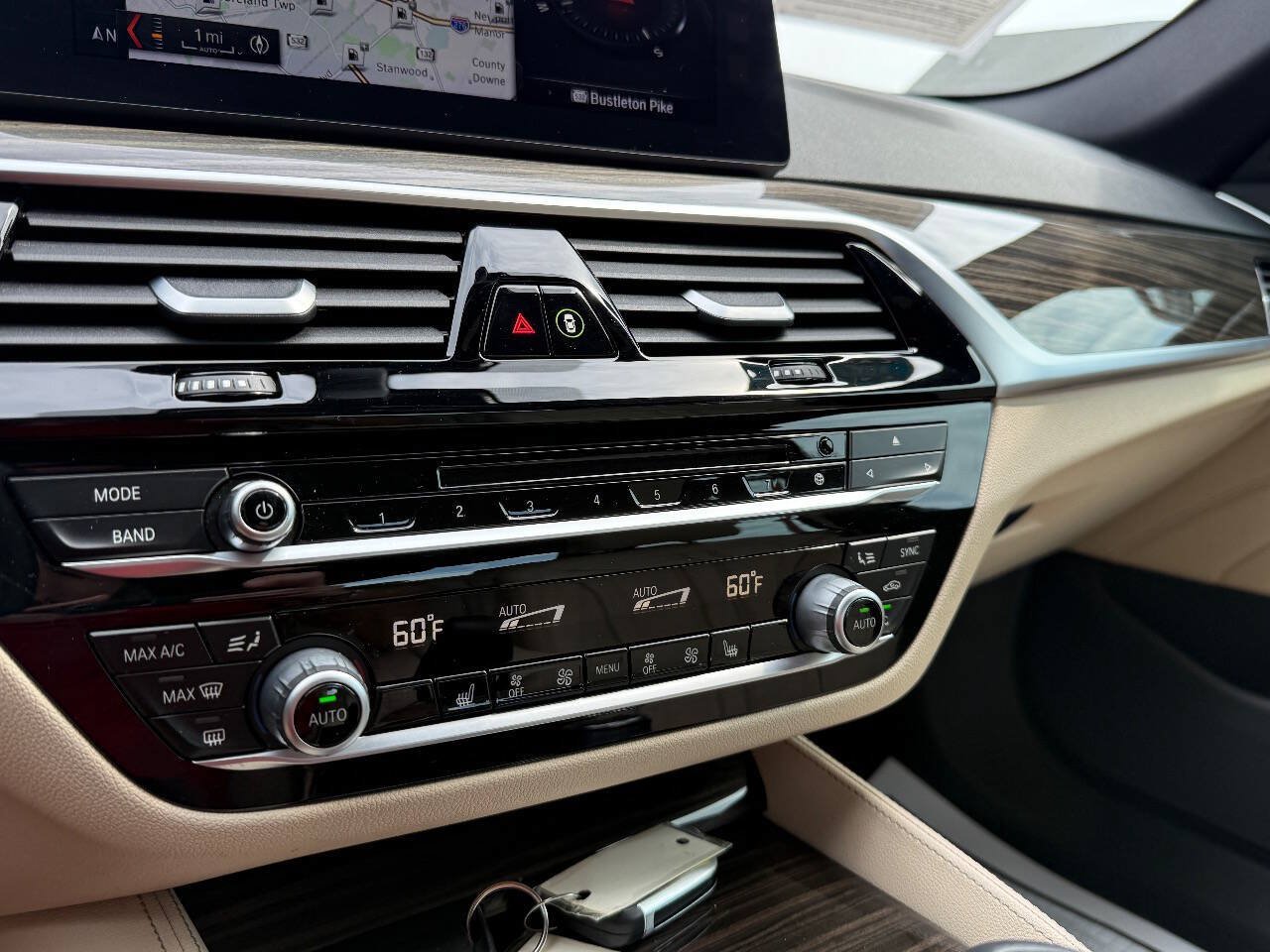 Used 2018 BMW 530i RWD image 16