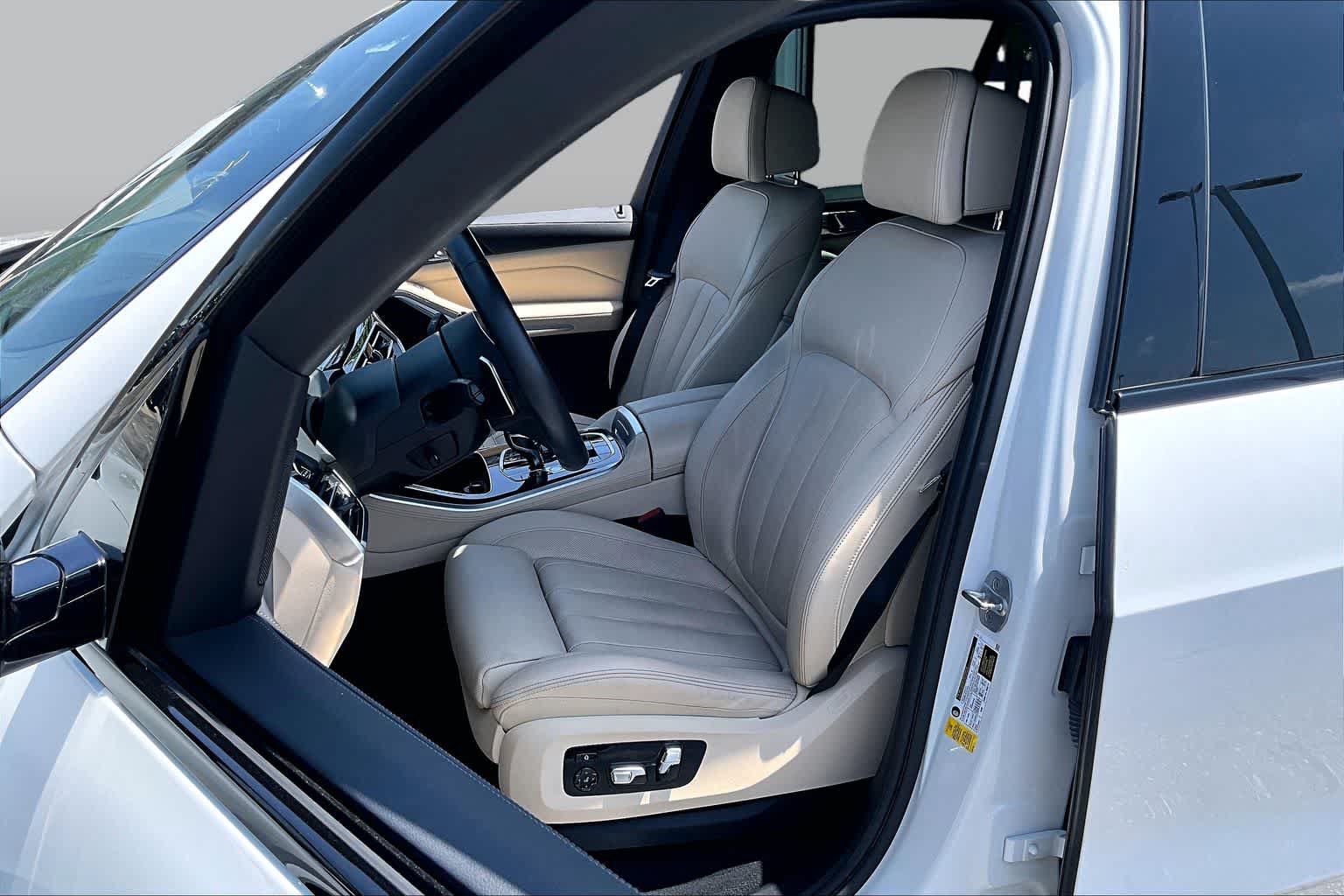 Used 2022 BMW X5 sDrive40i w/ M Sport Package RWD image 8