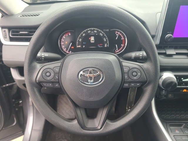 Used 2023 Toyota RAV4 LE image 19