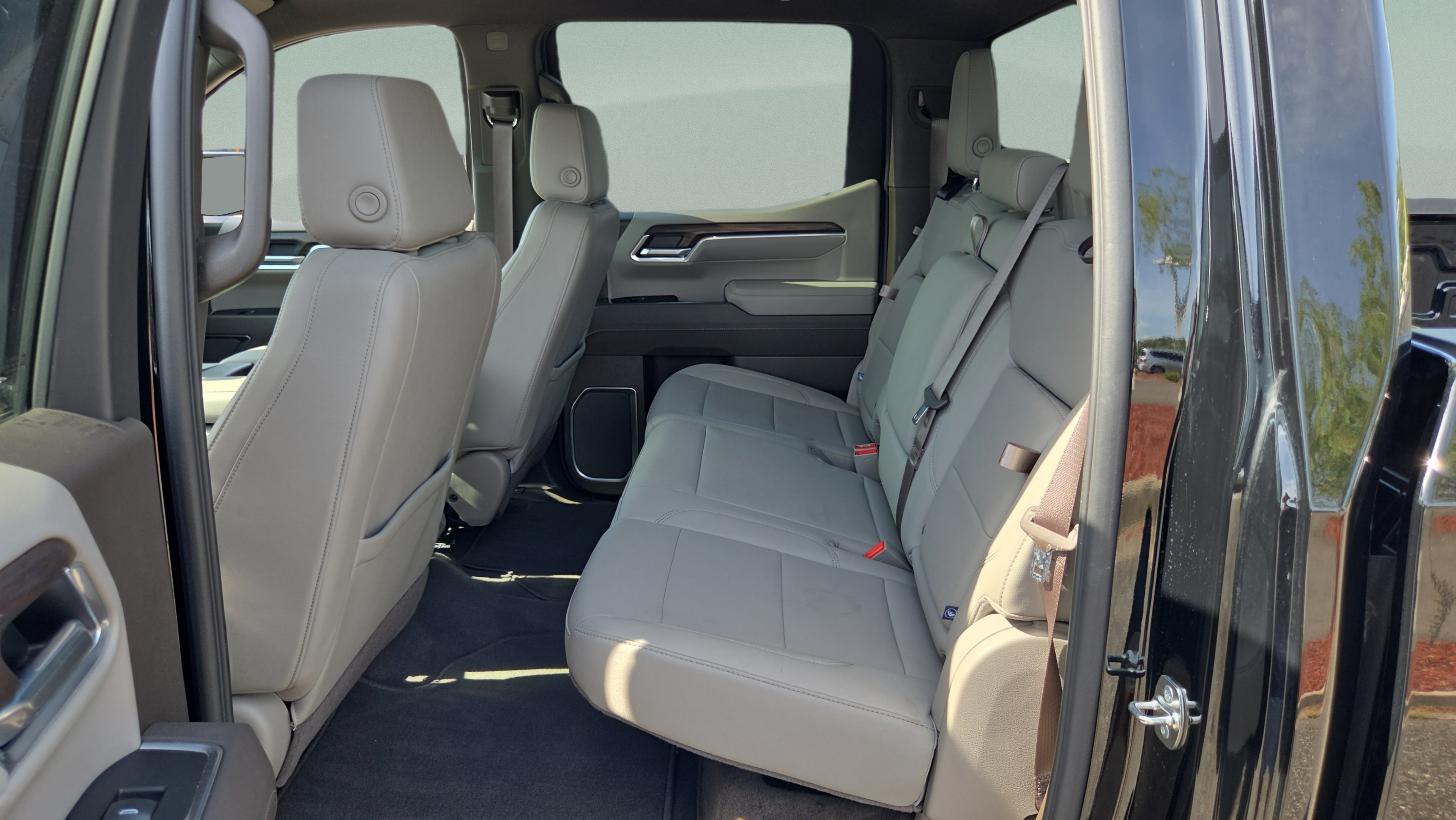 Used 2026 GMC Sierra 1500 SLT AWD/4WD image 10