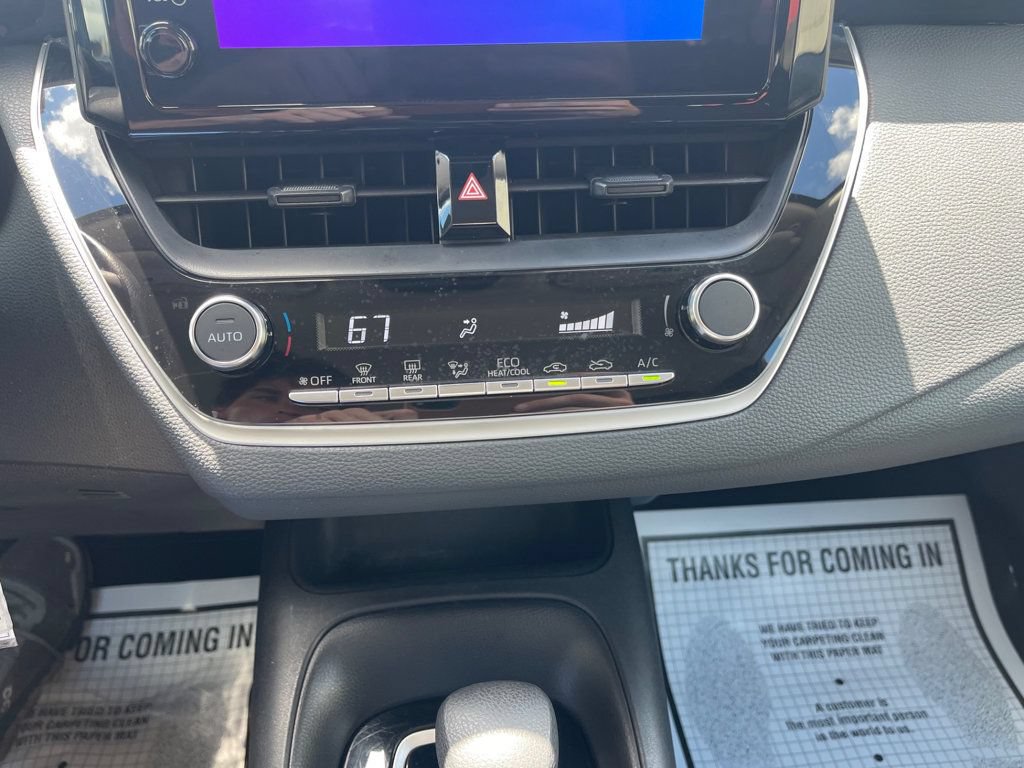 Used 2025 Toyota Corolla LE FWD image 19