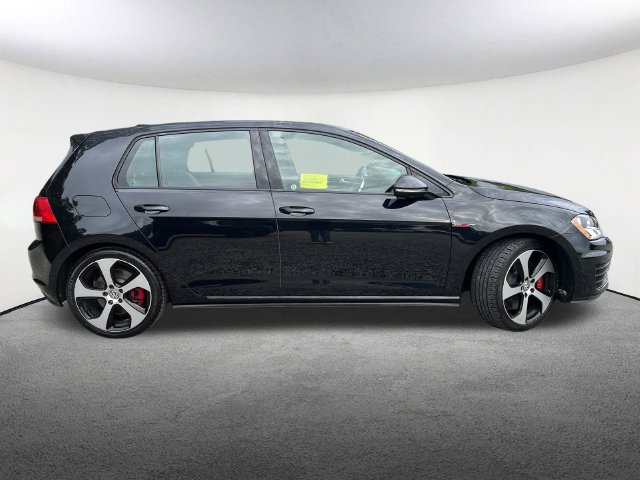 Used 2016 Volkswagen Golf 4-Door FWD image 14