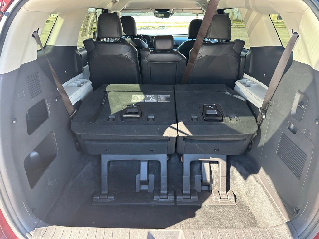 Used 2022 Kia Carnival LX image 7