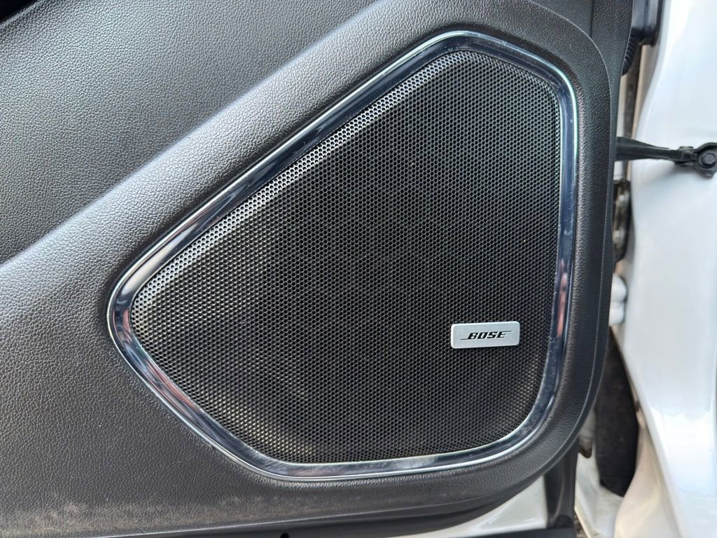 Used 2017 GMC Yukon XL SLT w/ Open Road Package image 12