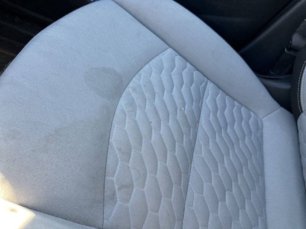 Used 2020 Chevrolet Equinox LS image 18