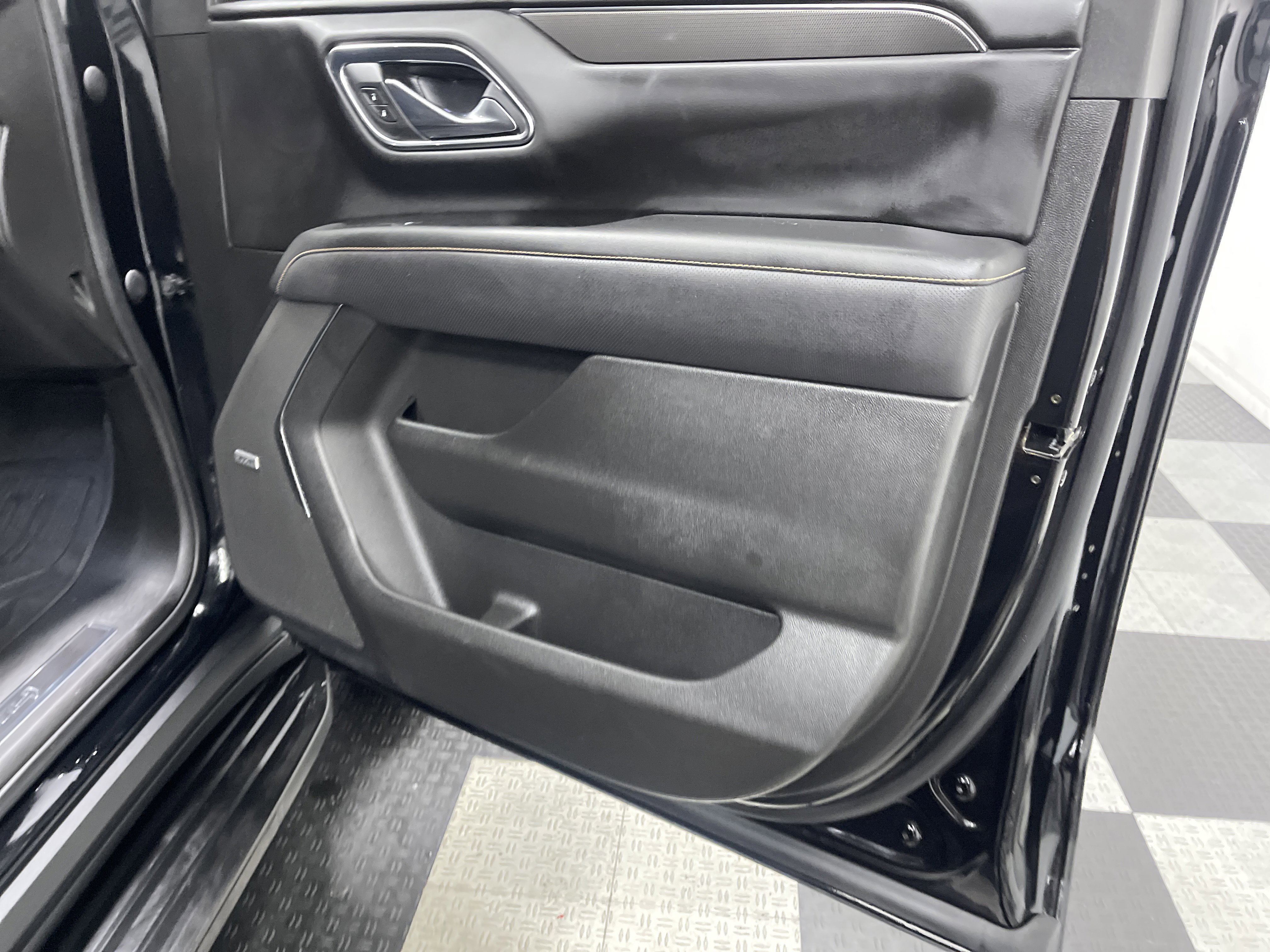 Used 2023 GMC Yukon XL AT4 w/ LPO, Floor Liner Package image 25