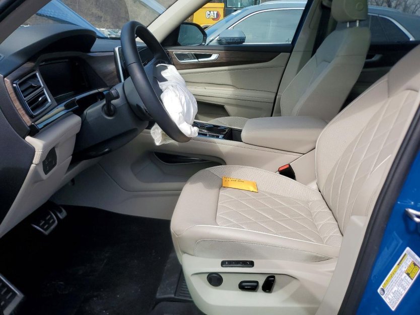 Used 2025 Volkswagen Atlas SEL Premium R-Line AWD/4WD image 6