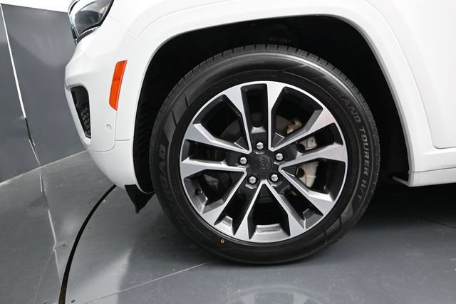 Used 2023 Jeep Grand Cherokee Overland AWD/4WD image 18