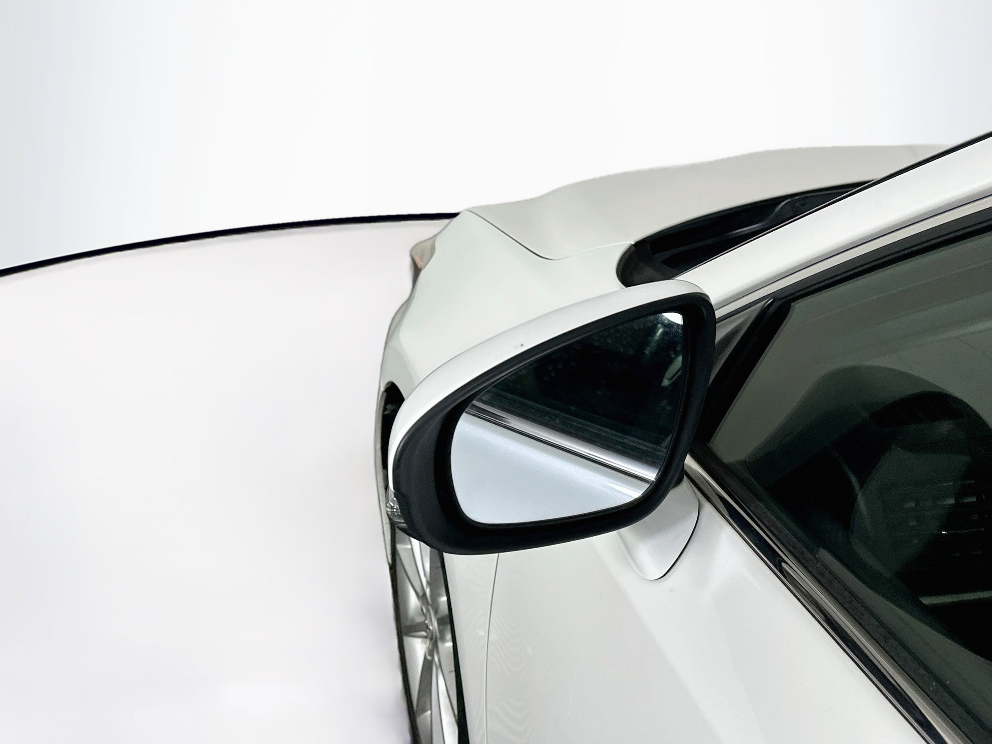 Used 2013 Lexus CT 200h w/ Premium Pkg w/Navigation FWD image 16