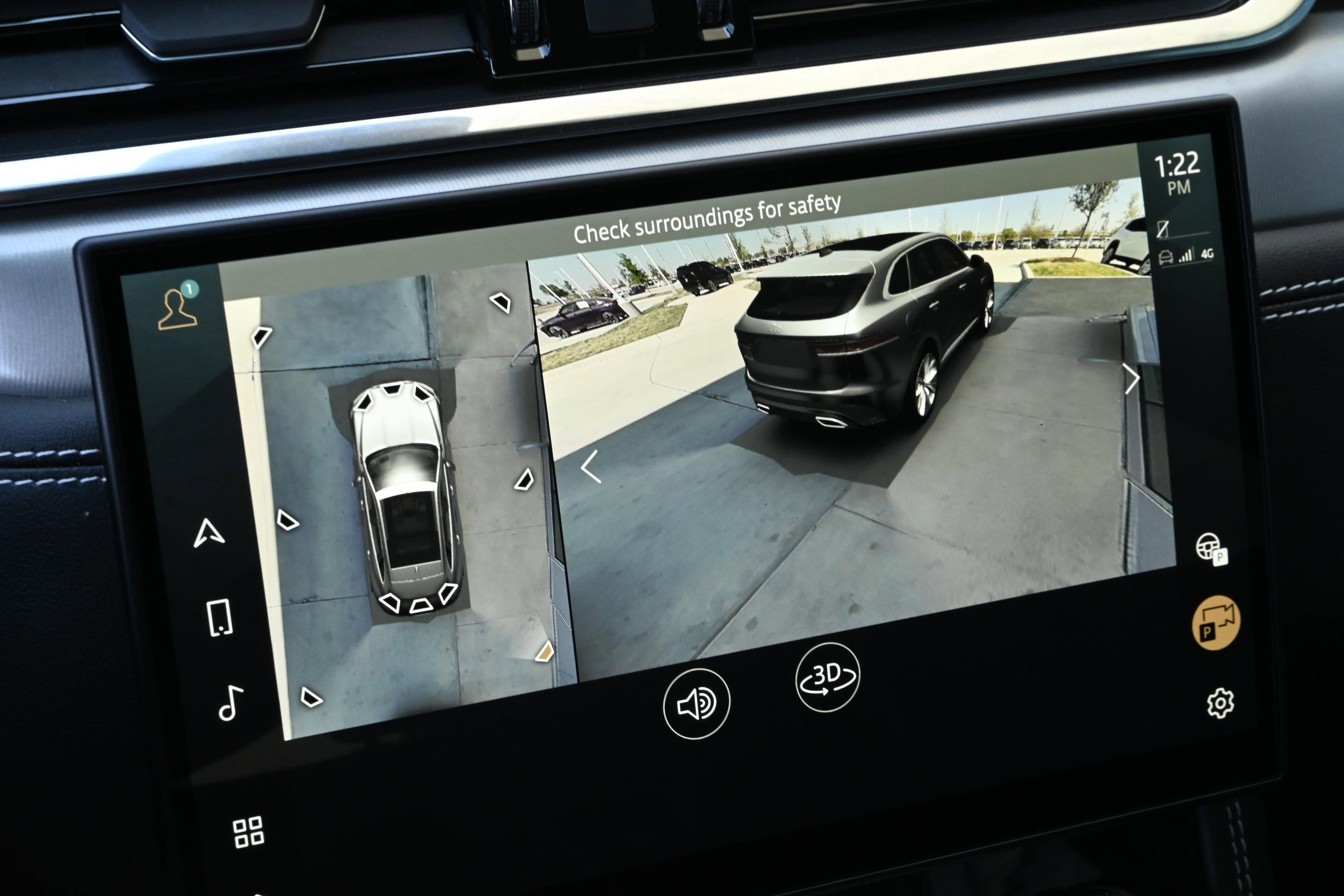 Used 2025 Jaguar F-PACE R-Dynamic S image 33