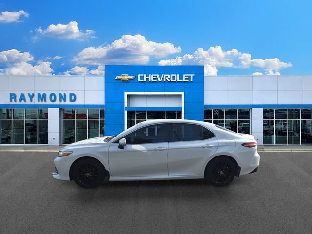 Used 2020 Toyota Camry XLE FWD image 7