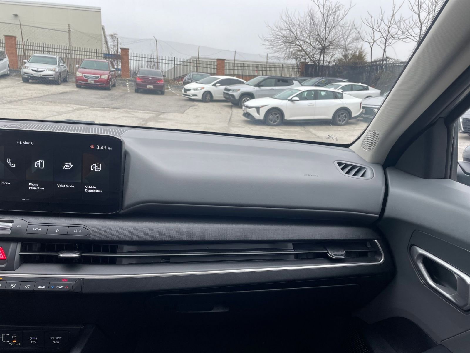 Used 2025 Kia K4 LXS image 36