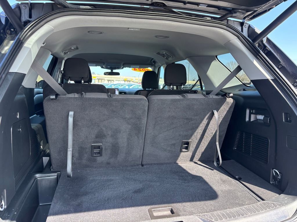 Used 2024 Ford Explorer XLT image 29