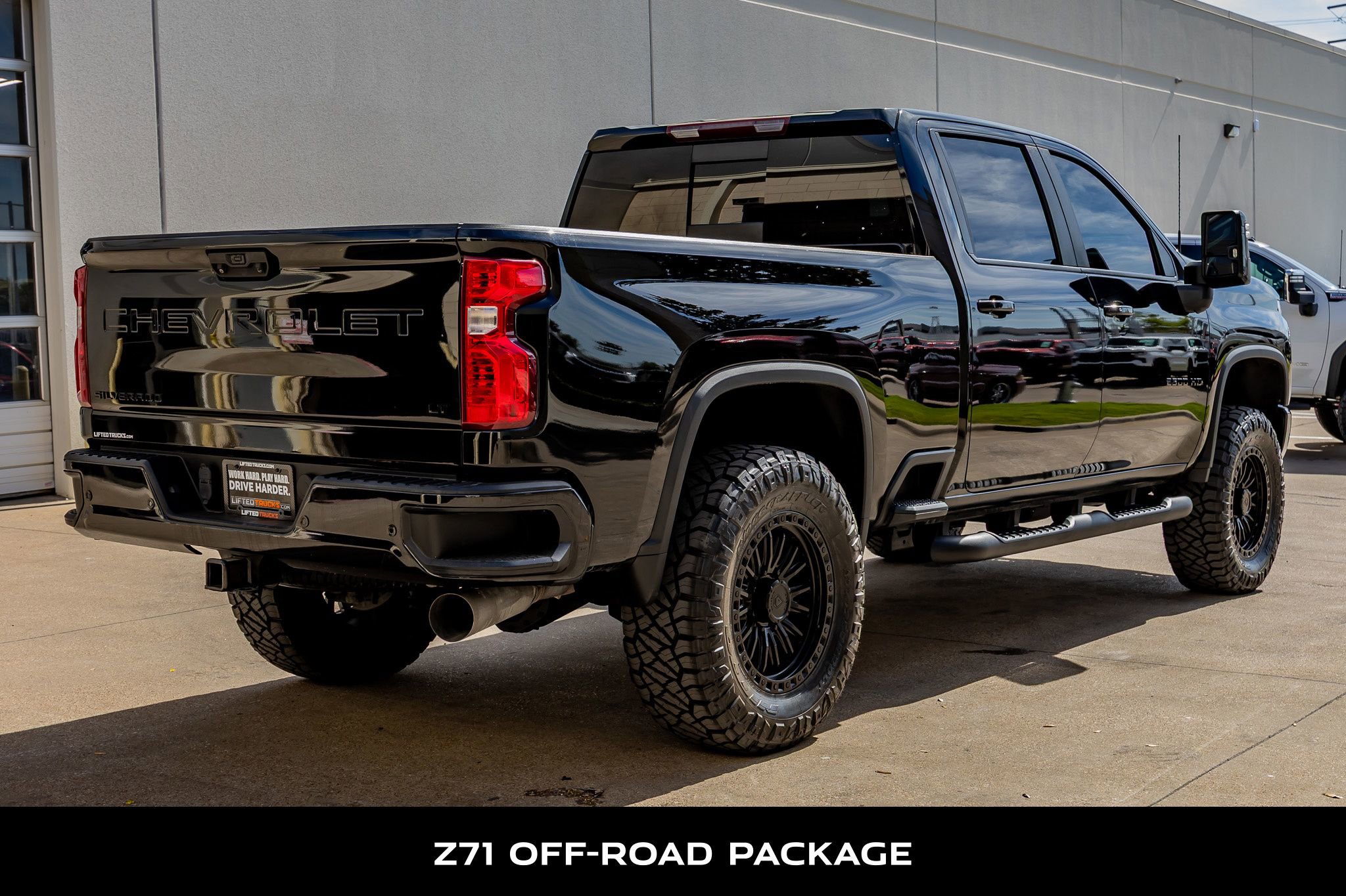 Used 2022 Chevrolet Silverado 2500 LT w/ Midnight Edition AWD/4WD image 10