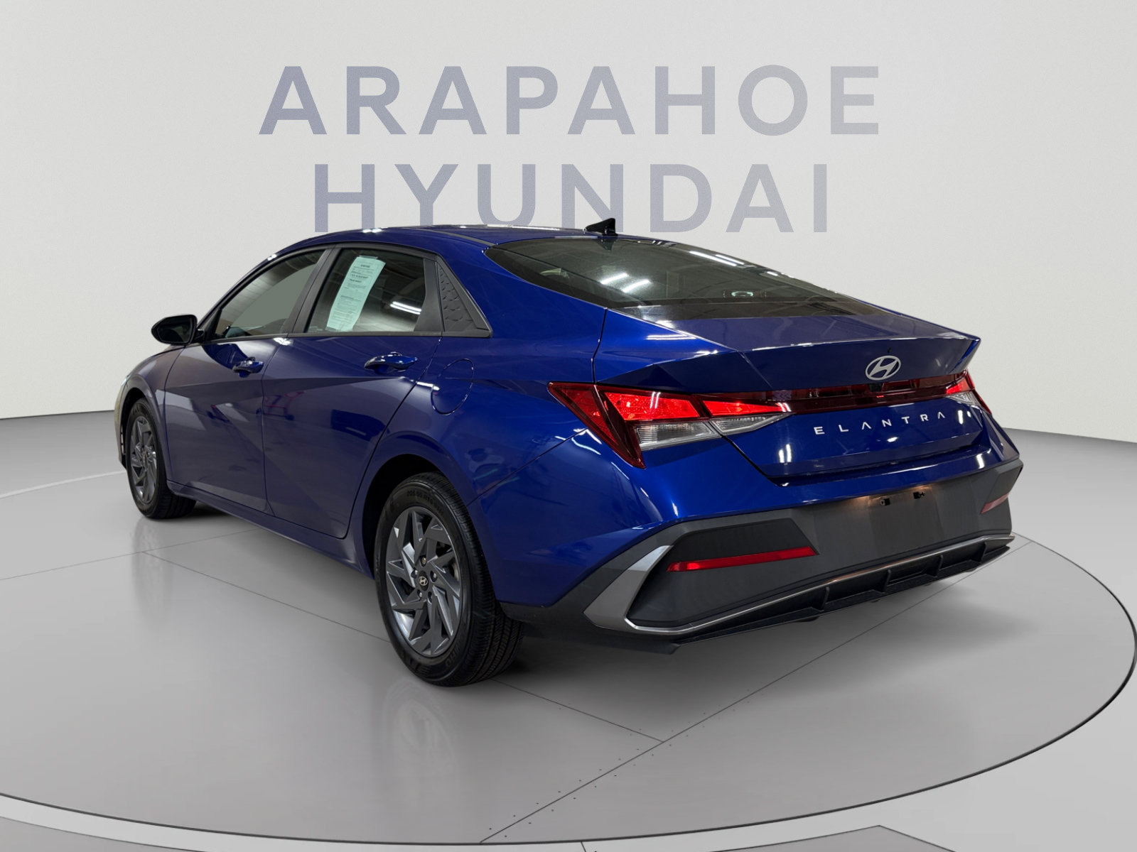 Used 2024 Hyundai Elantra SEL FWD image 3