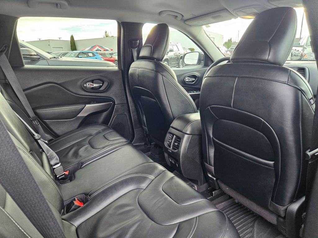 Used 2022 Jeep Cherokee Latitude Lux w/ Mopar Interior Package image 36