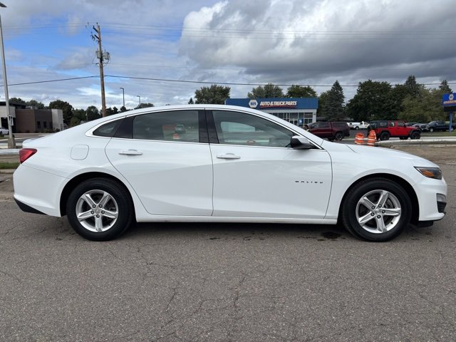 Used 2022 Chevrolet Malibu LS w/ Driver Confidence Package image 8