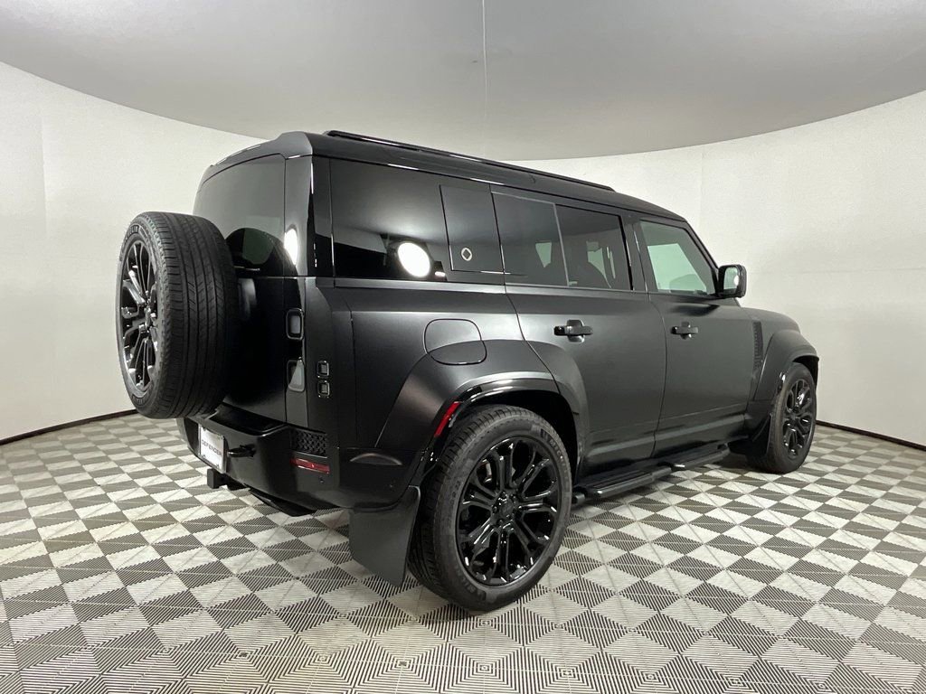 New 2026 Land Rover Defender 110 OCTA image 2