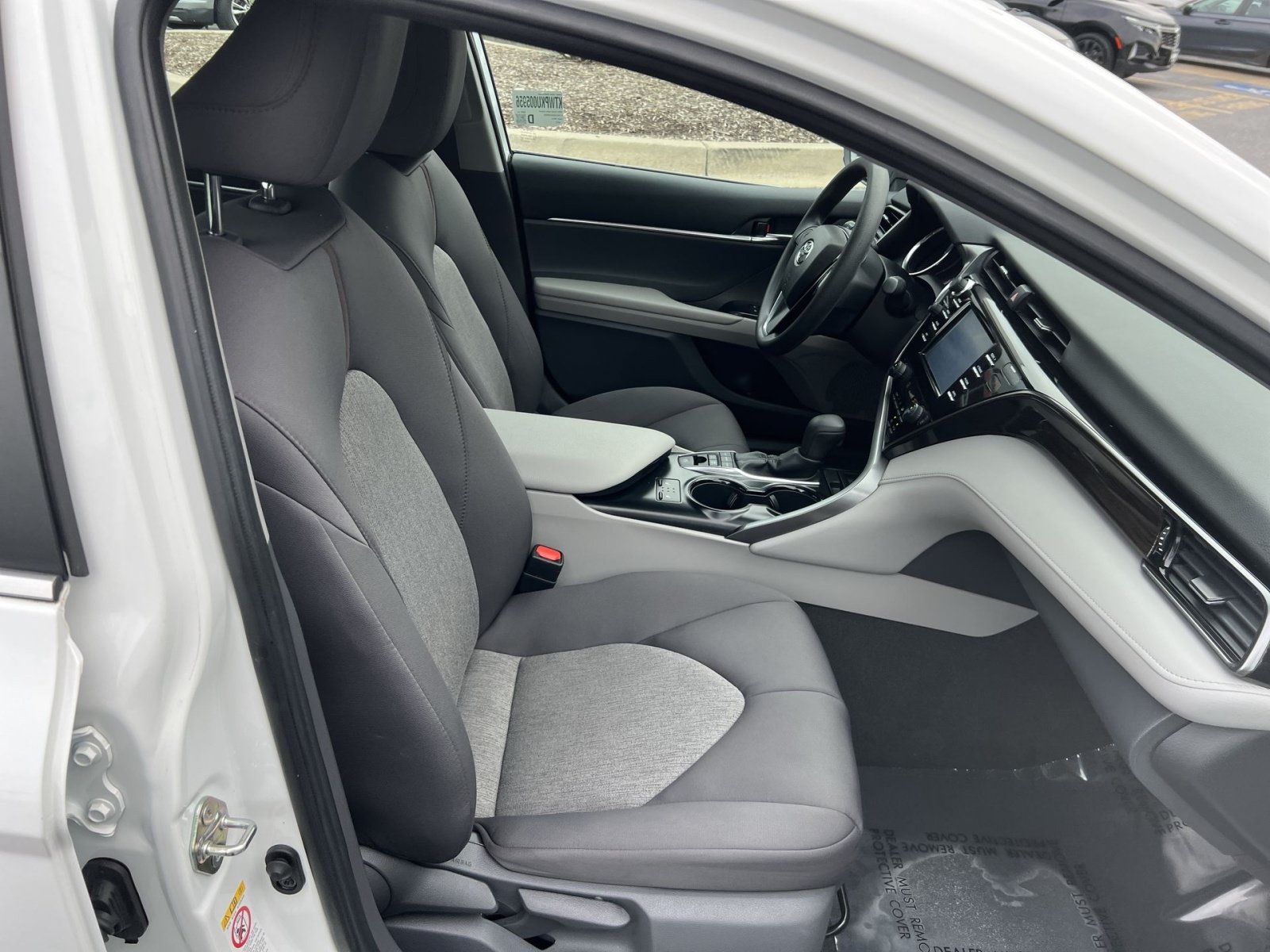 Used 2019 Toyota Camry LE FWD image 25