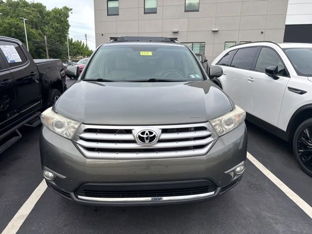 Used 2011 Toyota Highlander Limited w/ Tow Pkg AWD/4WD video 2