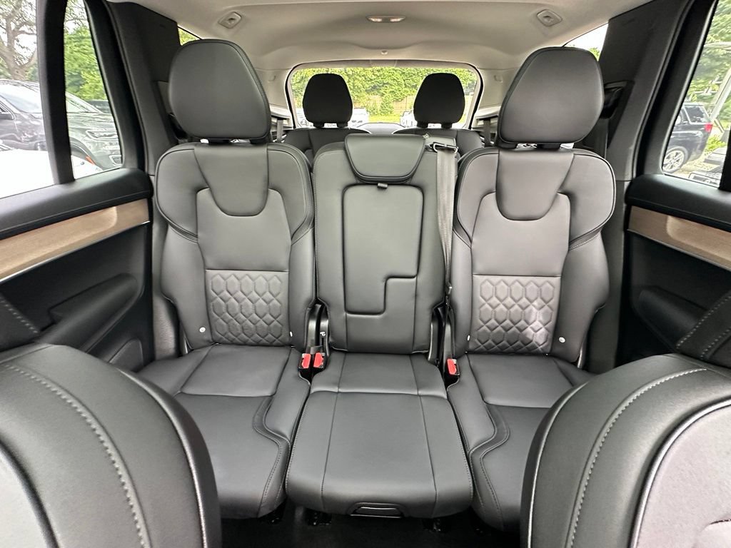 Used 2025 Volvo XC90 B6 Plus AWD/4WD image 14