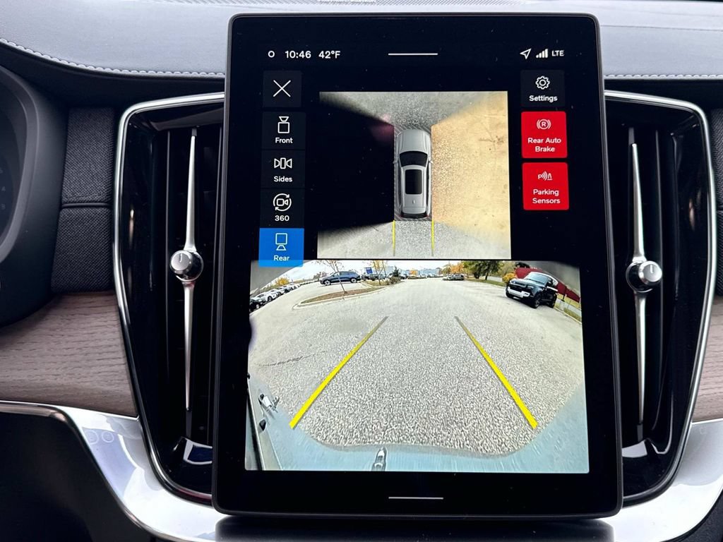 Certified 2026 Volvo XC90 B6 Plus w/ Protection Package Premier AWD/4WD image 24