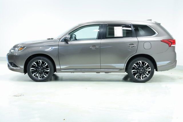 Used 2018 Mitsubishi Outlander SEL image 4
