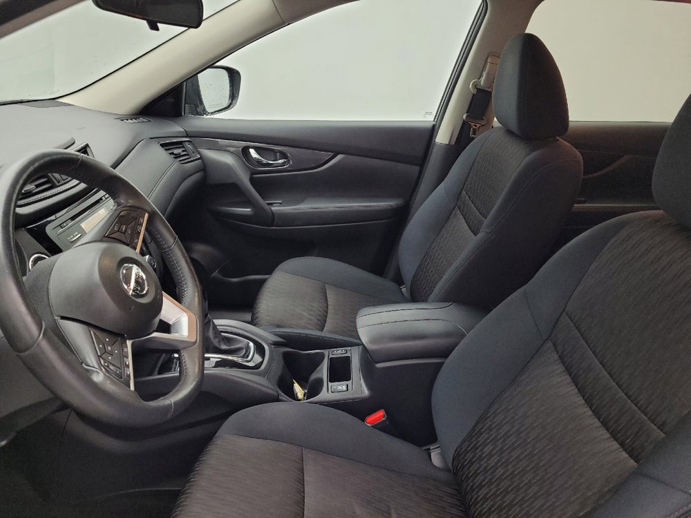 Used 2017 Nissan Rogue SV image 17