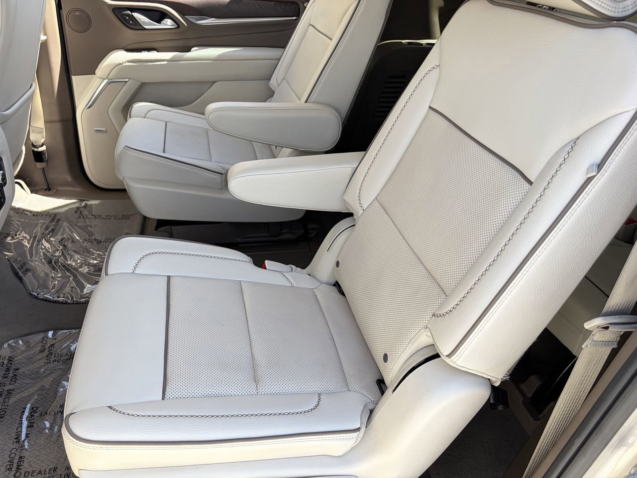 Used 2022 GMC Yukon XL Denali AWD/4WD image 17