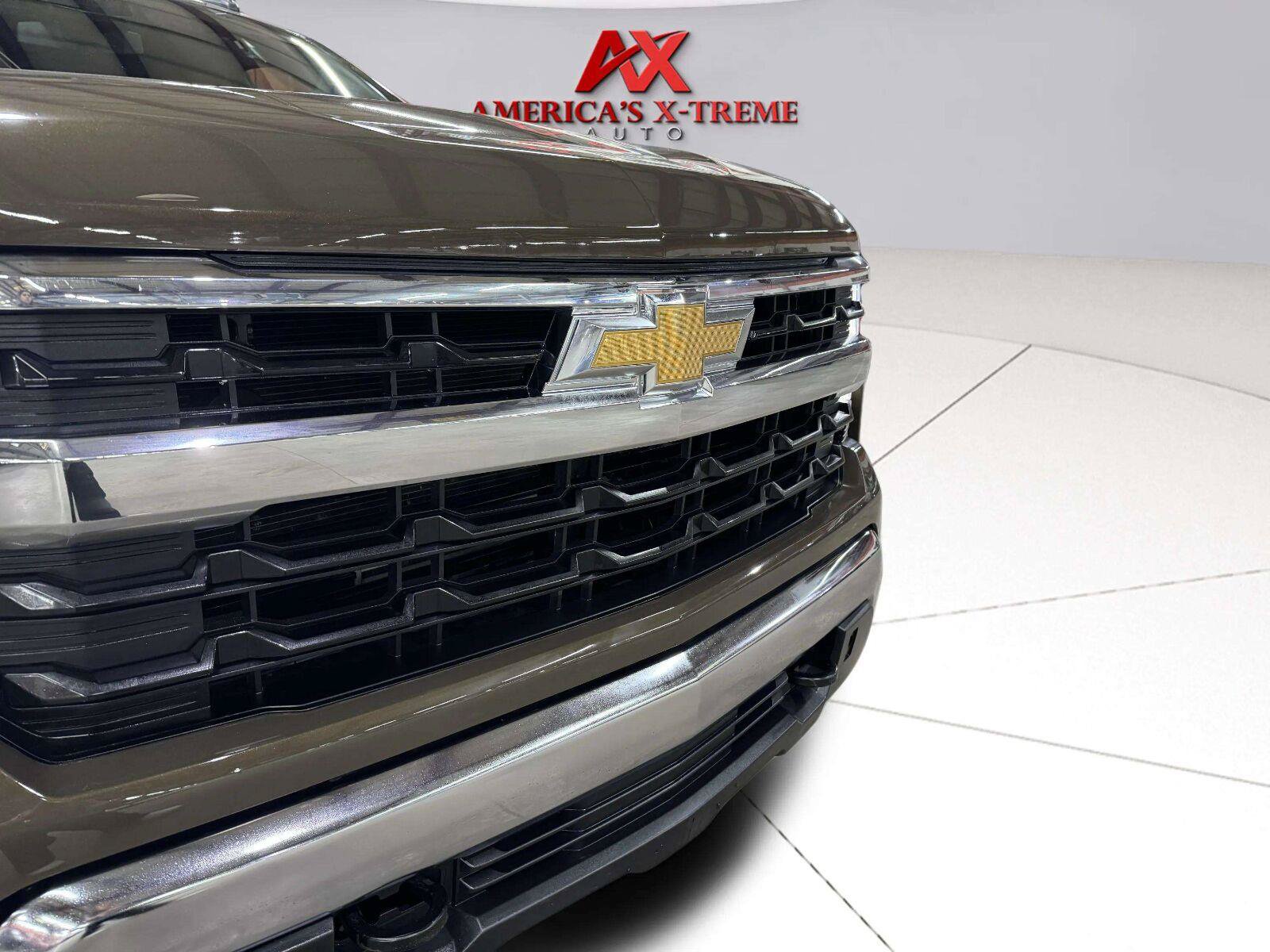 Used 2023 Chevrolet Silverado 1500 LT AWD/4WD image 11