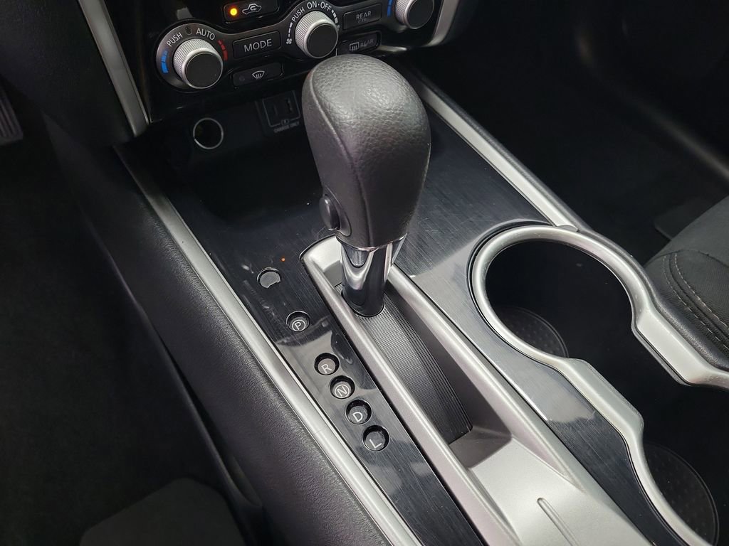 Used 2020 Nissan Pathfinder S image 30